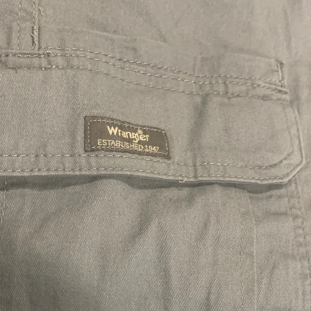 Men's Cargo Shorts - Gray and Green